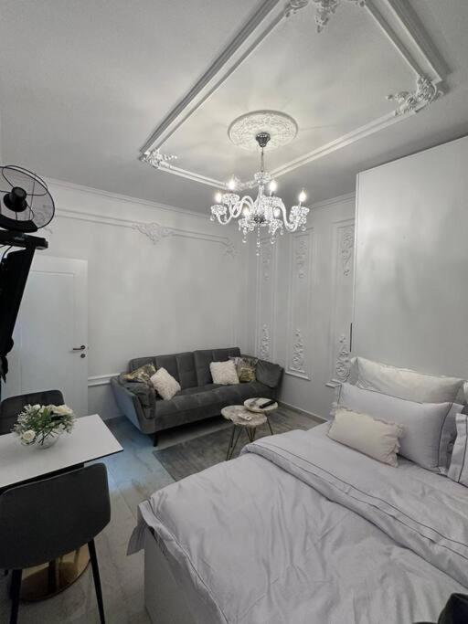 The Artist'S Loft Near Center Apartment Tirana Exterior photo